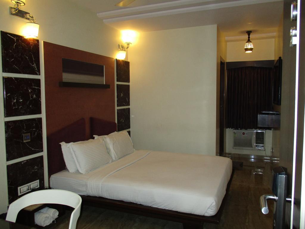 Hotel Sapna Mumbai Exterior photo